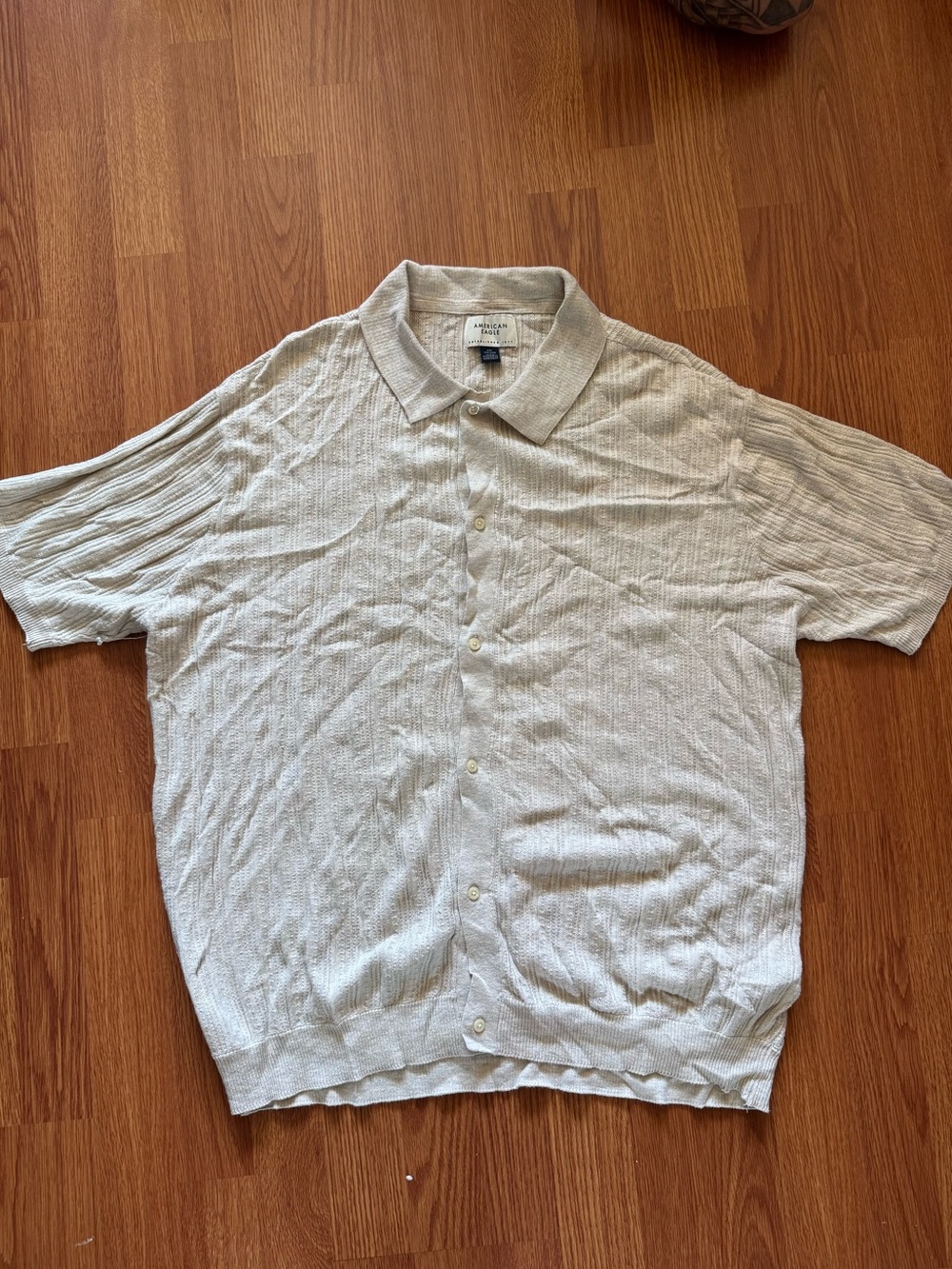 American Eagle Outfitters Light Cream Short-Sleeve Button-Up Shirt